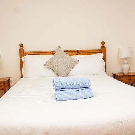 Stylish 3-bed Walk To Village Casa vacanze