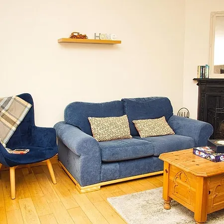 Stylish 3-bed Walk To Village Casa vacanze *