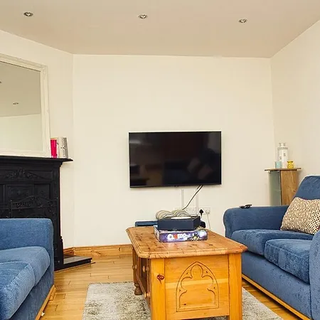 Casa vacanze Stylish 3-bed Walk To Village