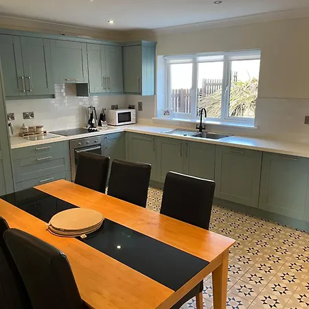 Casa vacanze Stylish 3-bed Walk To Village *