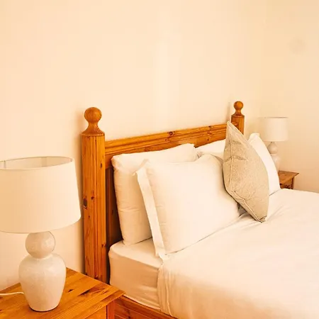 Casa vacanze Stylish 3-bed Walk To Village